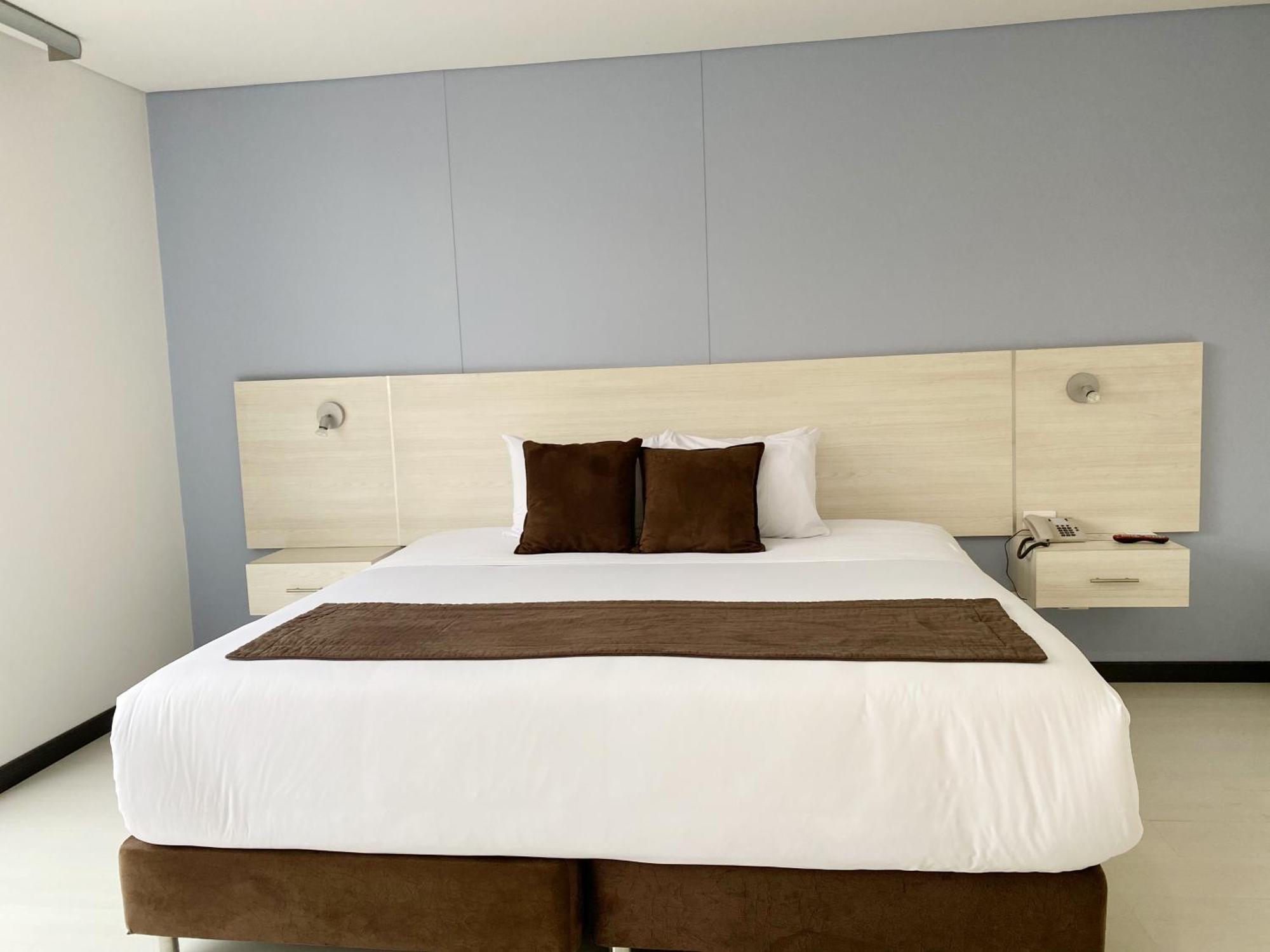 Hotel Regency Boutique La Feria Богота Екстериор снимка